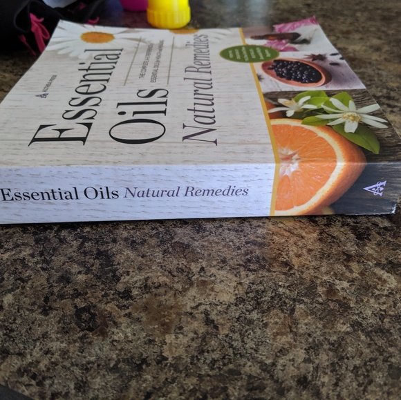 The book essential oils natural remedies - Picture 6 of 7